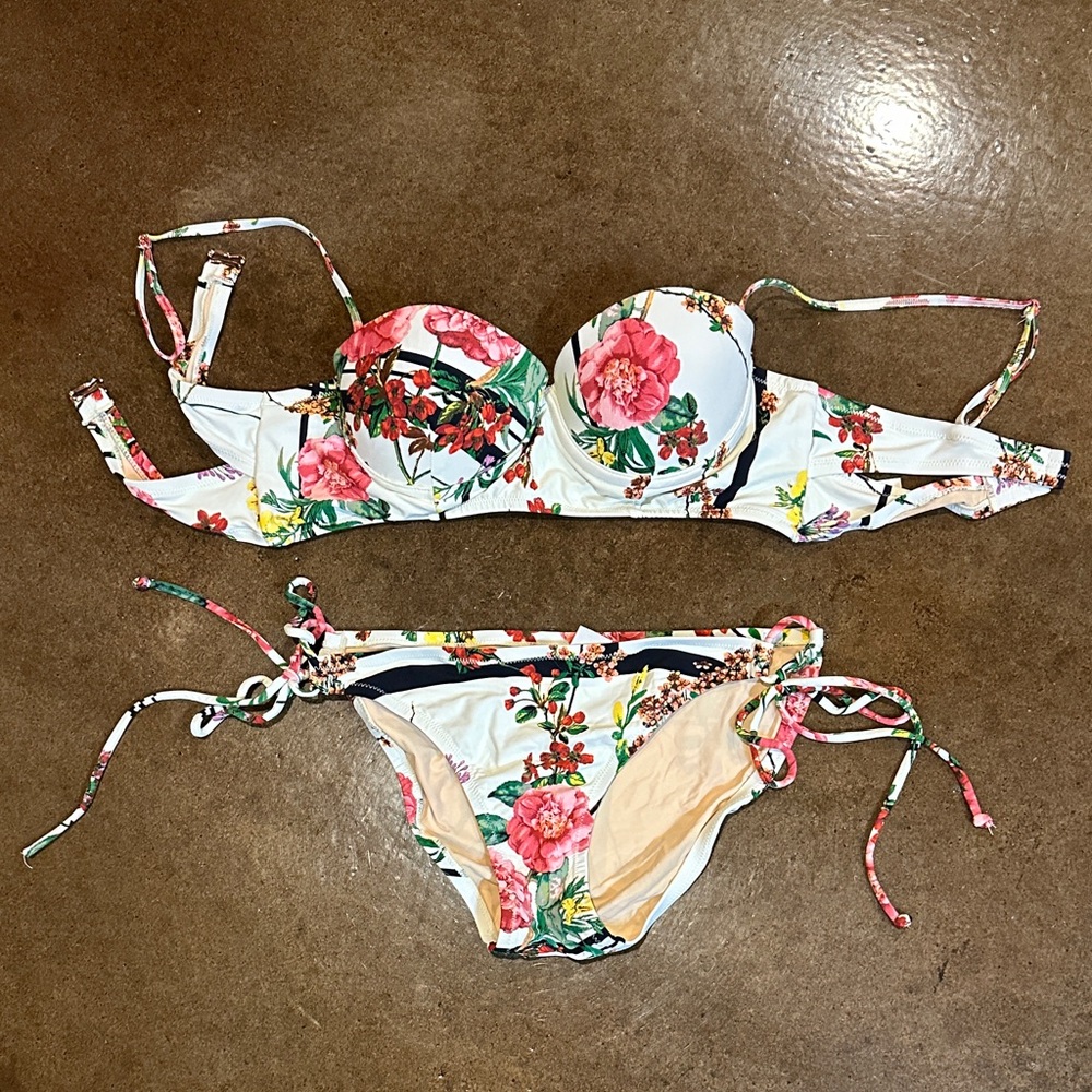 🌻🌻Anthropologie Floral Bikini Set Medium/34C
